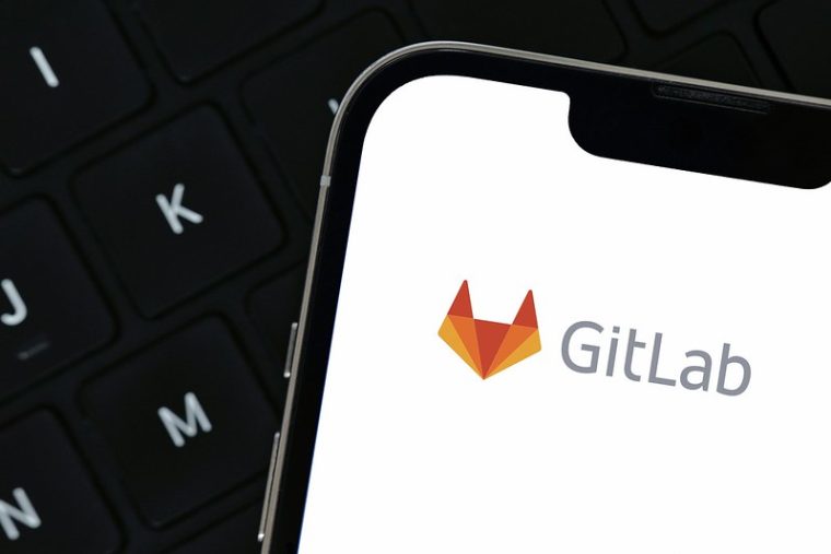 gitlab reports 43% jump in base customers in q1 2023