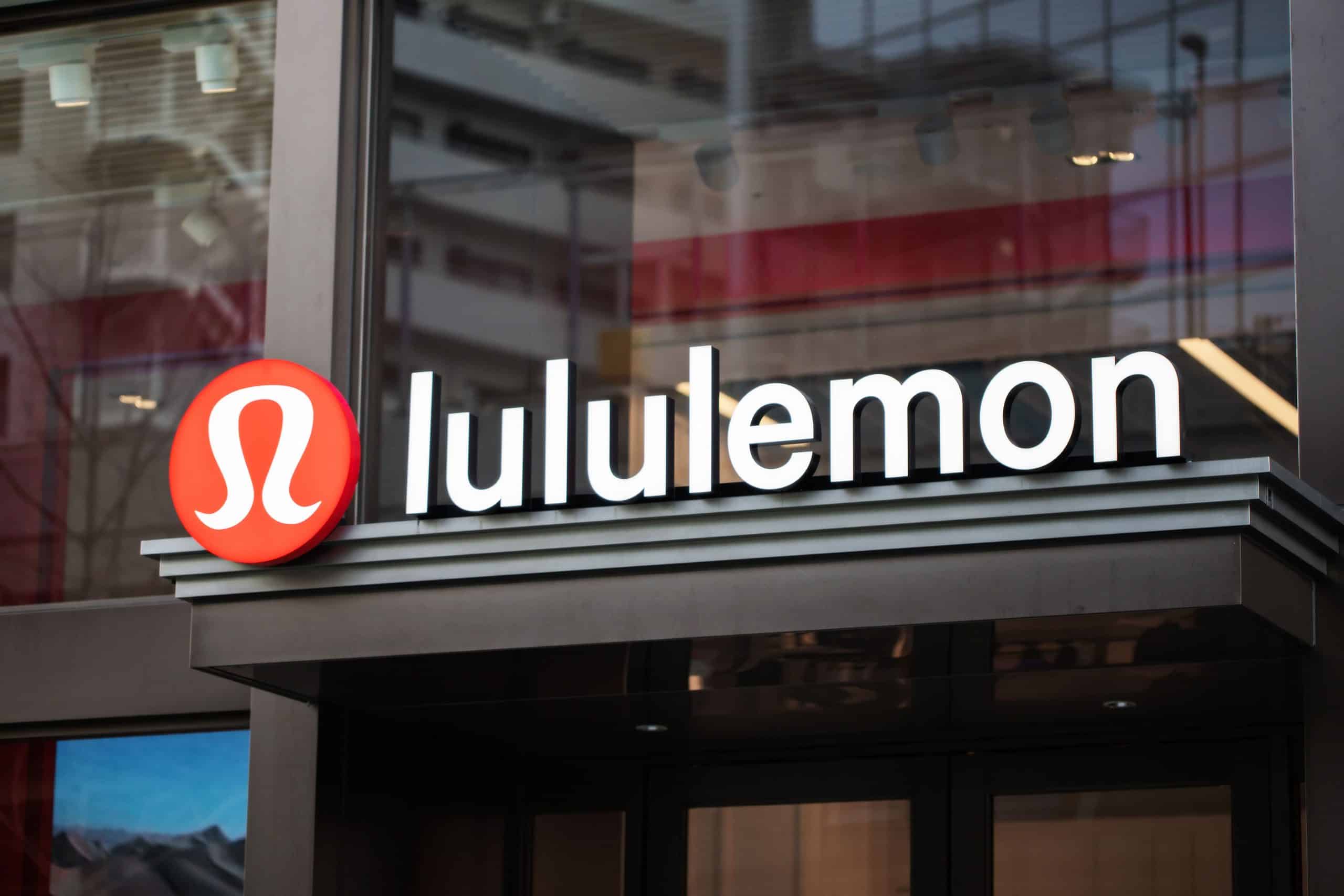 lululemon storefront