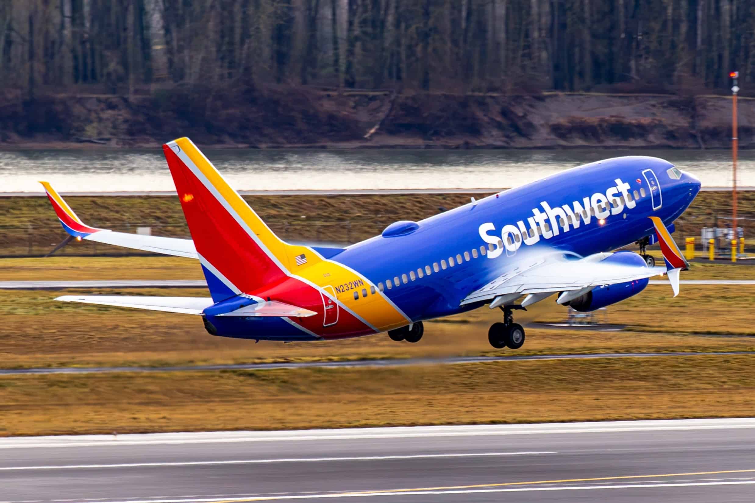 Southwest Airlines Net Worth Turbulence, Growth & Dividends