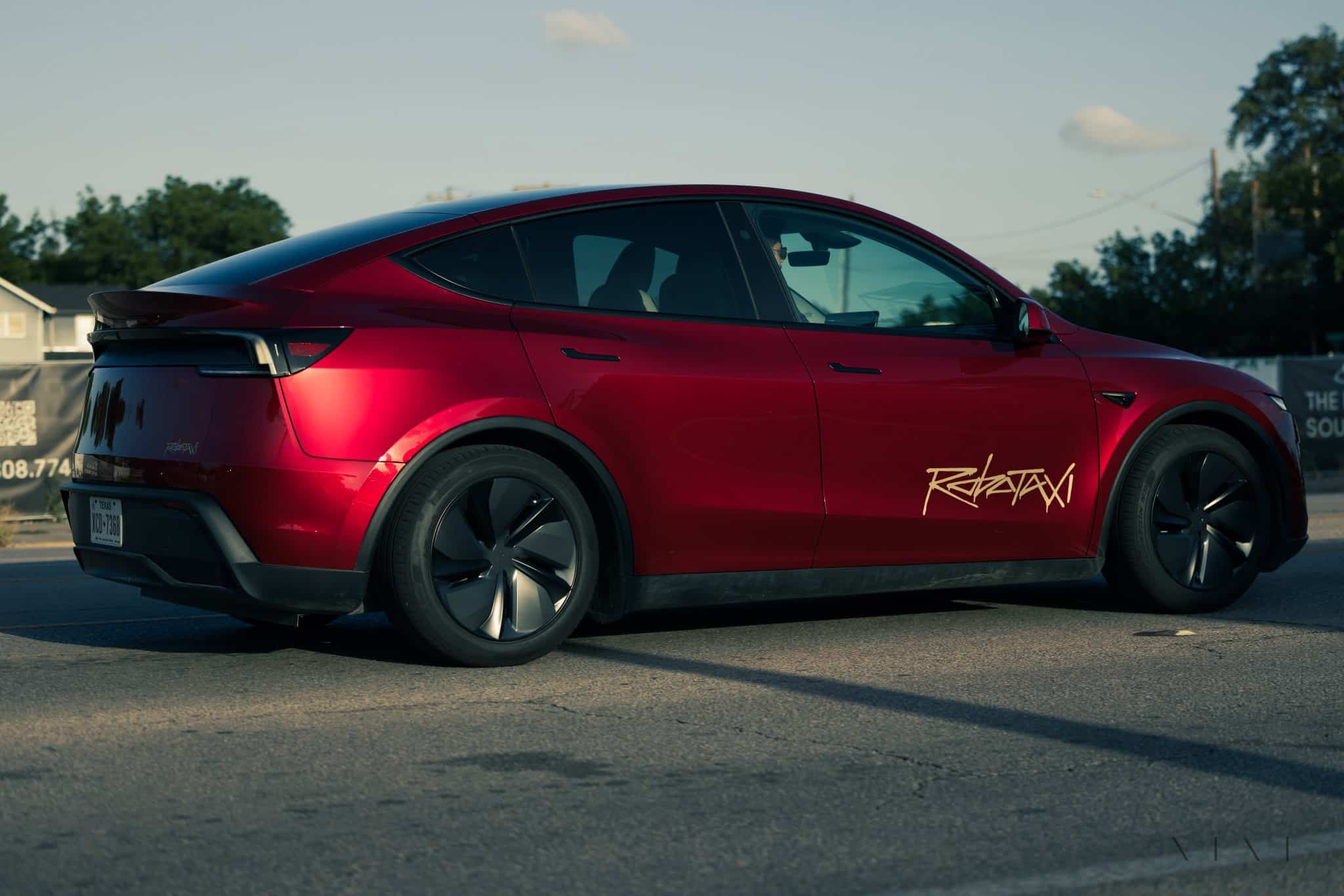 tesla robotaxi